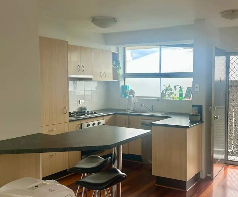 $300, Flatshare, 2 bathrooms, Paddington QLD 4064