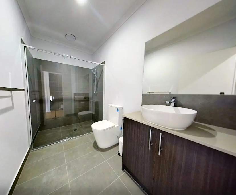 $350, Share-house, 9 rooms, Saint Albans VIC 3021, Saint Albans VIC 3021