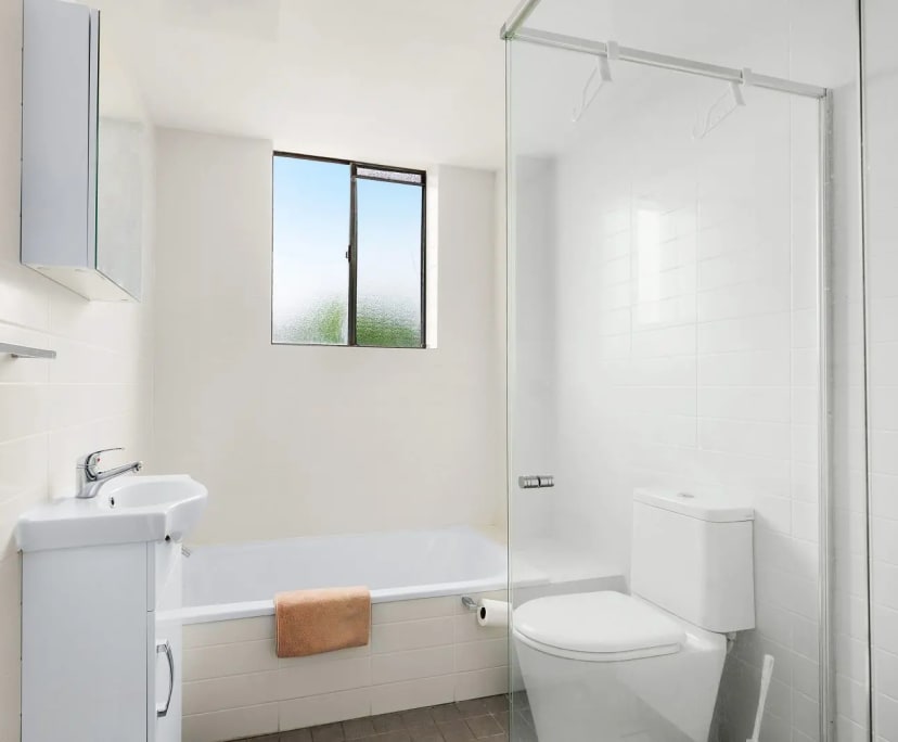 Furnished room in a flatshare