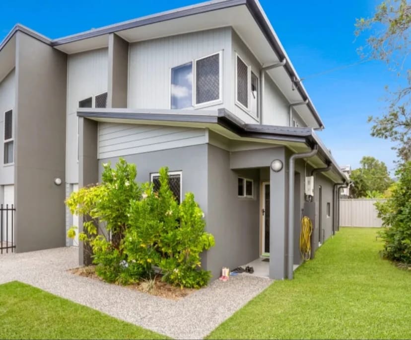 $350, Share-house, 4 bathrooms, Manoora QLD 4870