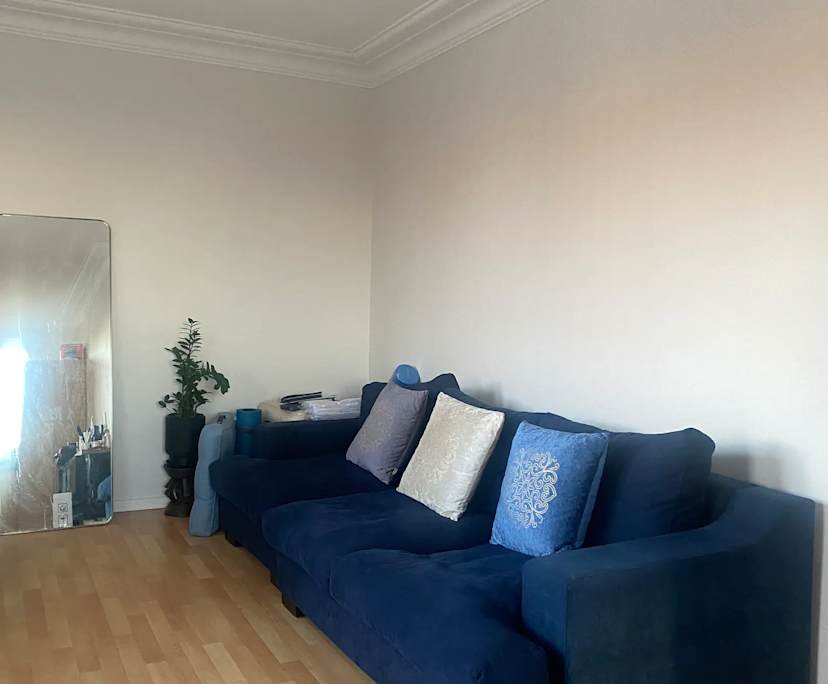 Furnished room in a flatshare