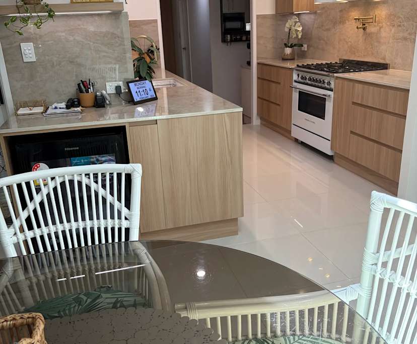 $350, Student-accommodation, 4 bathrooms, Parkwood QLD 4214