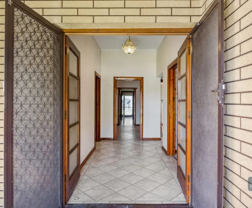 Room in a share house