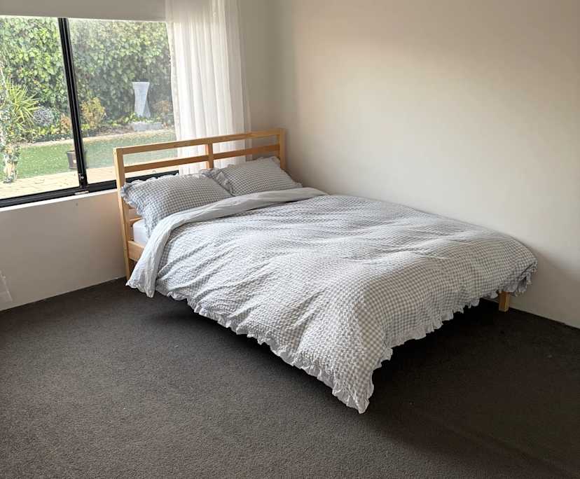 Room in a share house