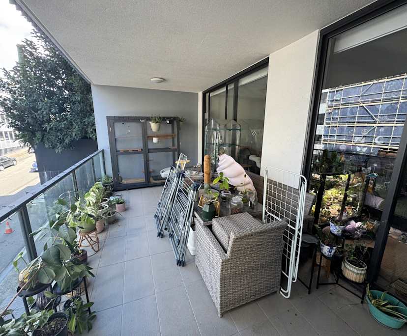 Unfurnished room with own bathroom