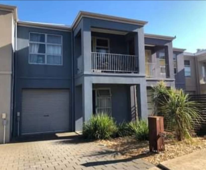 Room for Rent in Gardens, Adelaide 200,