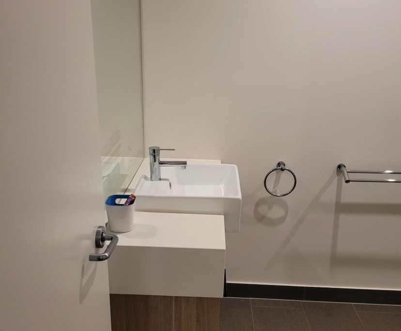 $300, Flatshare, 2 bathrooms, Mill Park VIC 3082