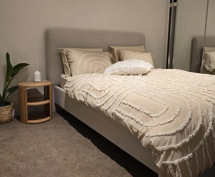 Unfurnished room with ensuite in a flatshare