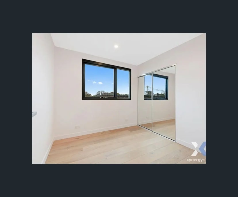 Unfurnished room in a flatshare