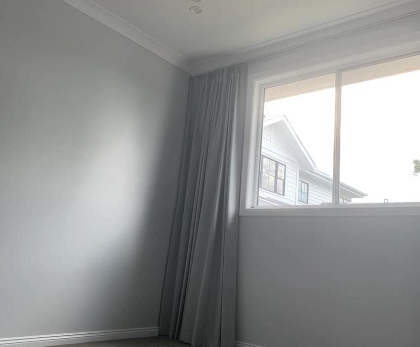 $350, Share-house, 4 bathrooms, Kenmore QLD 4069