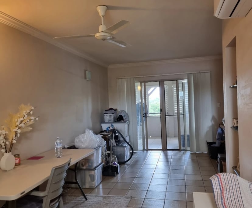 $300, Flatshare, 2 bathrooms, Mooroobool QLD 4870