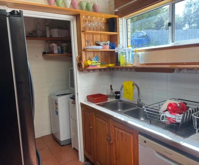 Room in a share house