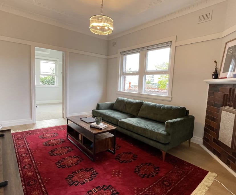 Furnished room in a flatshare