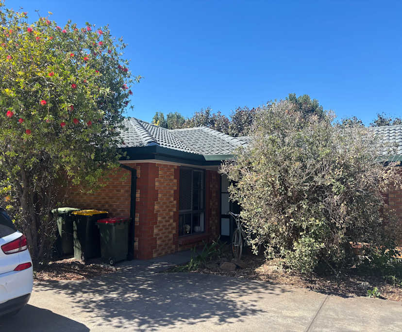 Unfurnished room in a flatshare