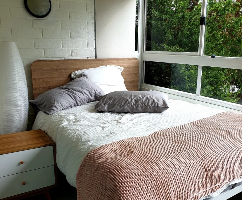 Furnished room in a flatshare