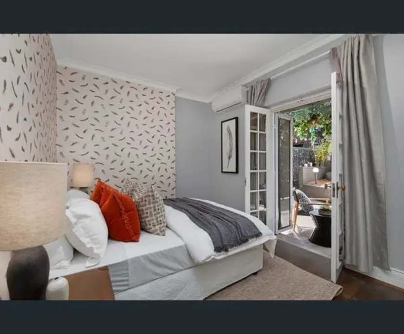 Unfurnished room in a flatshare