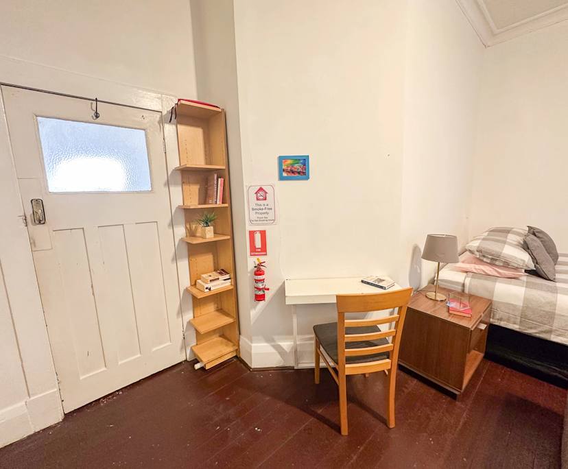 $500, 1-bed, 1 bathroom, St Kilda VIC 3182