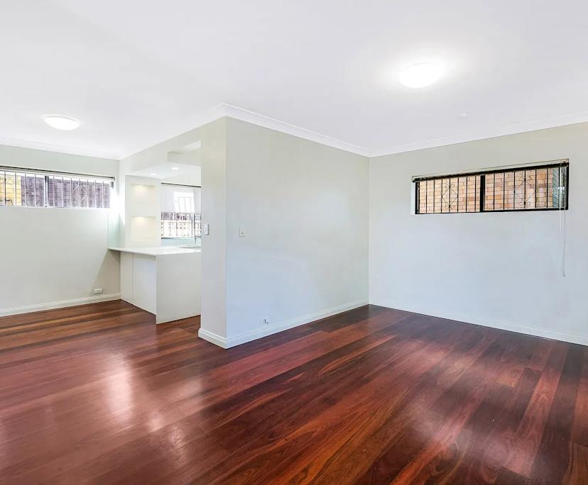 Unfurnished room in a flatshare