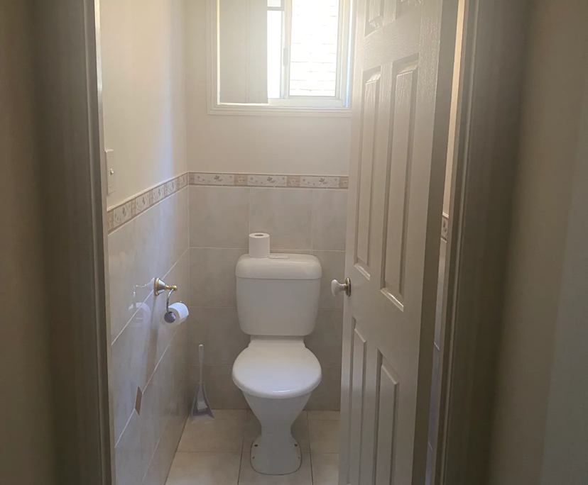 $330, Share-house, 3 bathrooms, Biggera Waters QLD 4216