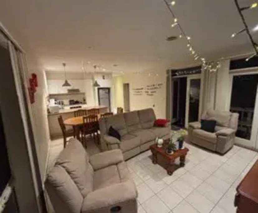 Furnished room in a share house