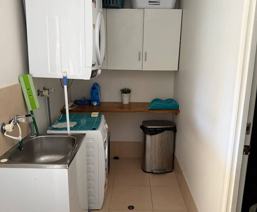 $375, Share-house, 3 bathrooms, Benowa QLD 4217