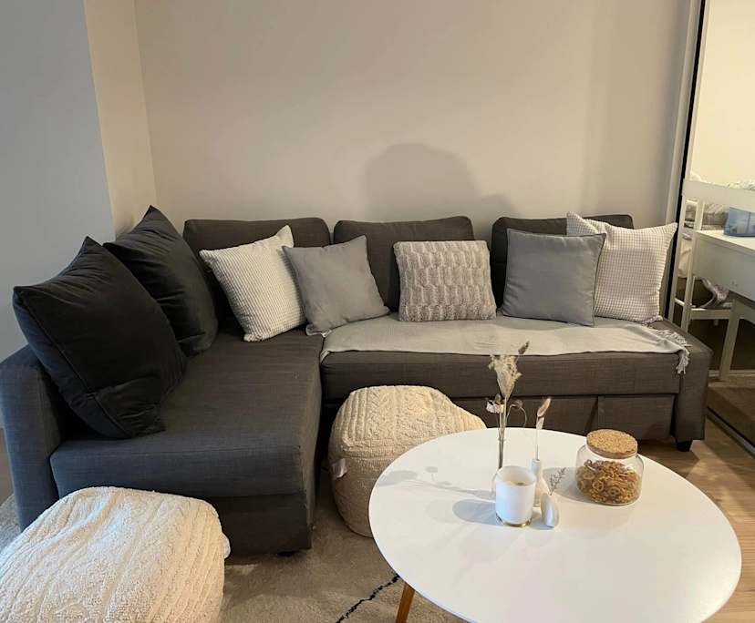 Furnished room with own bathroom