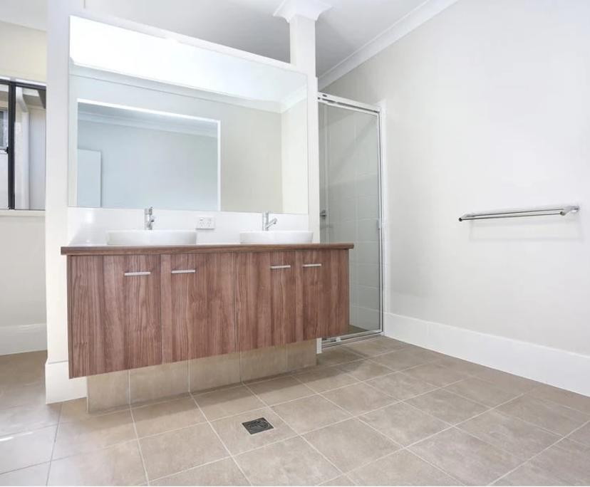 Unfurnished room in a share house