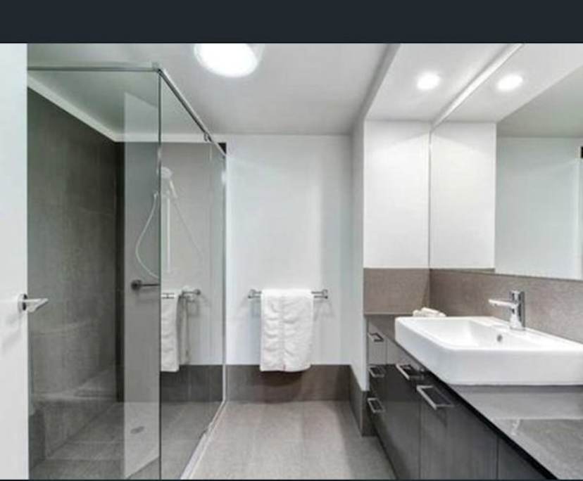 $320, Flatshare, 2 bathrooms, Stafford QLD 4053