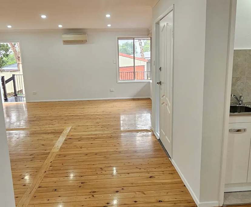 $850, Whole-property, 3 bathrooms, Toongabbie NSW 2146