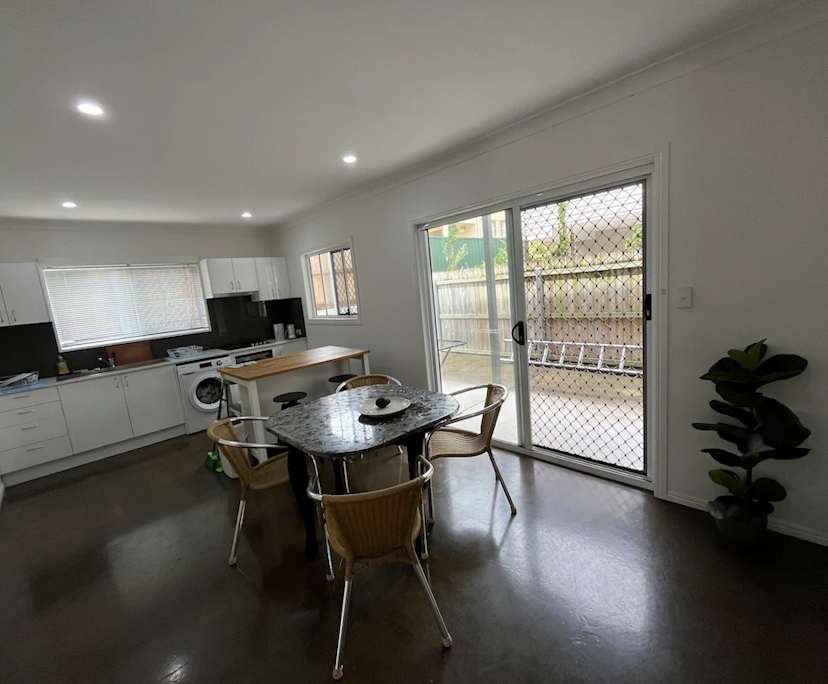 $420, Share-house, 3 bathrooms, East Brisbane QLD 4169