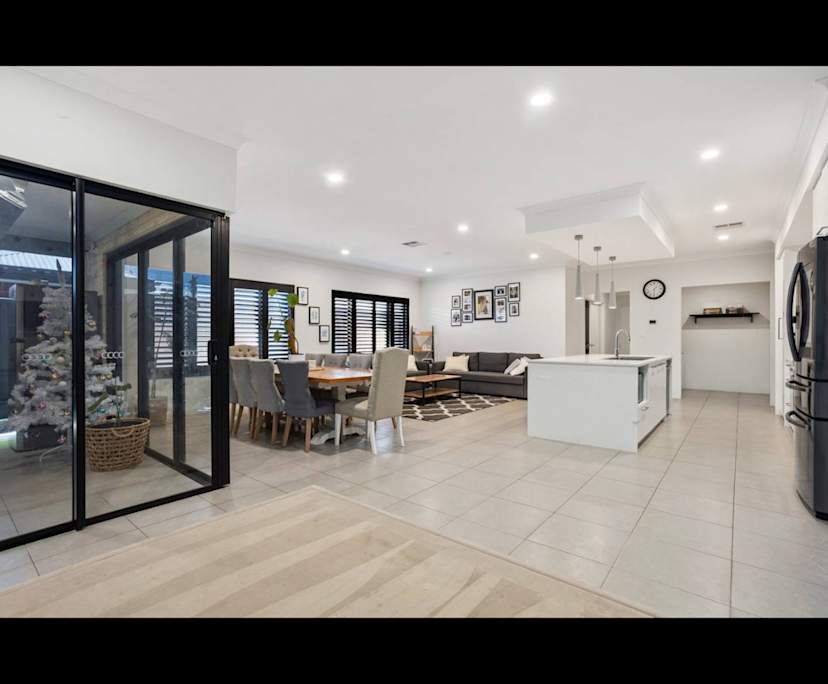 Unfurnished room in a share house