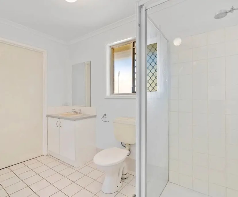 $179, Share-house, 3 bathrooms, Edens Landing QLD 4207