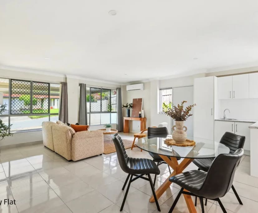 Room in a share house