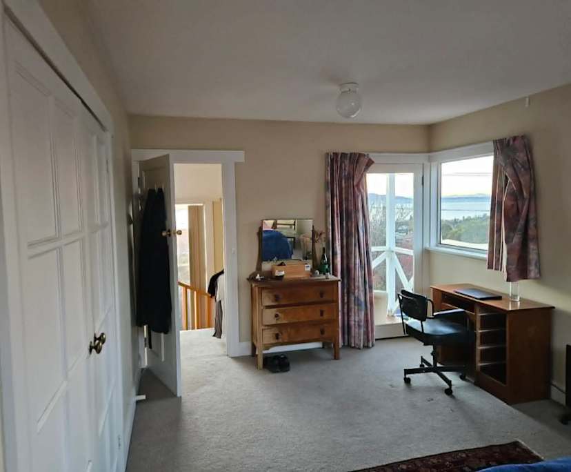 Room in a share house