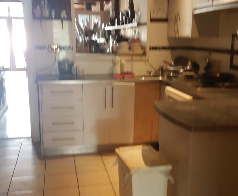 Room in a share house