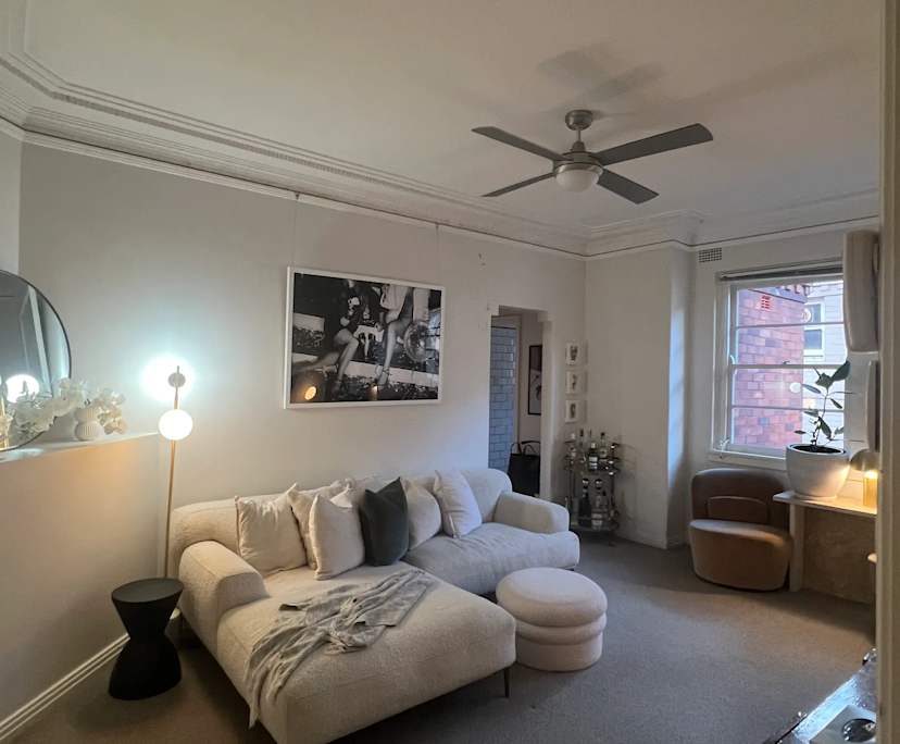 Whole property with 1 room for rent