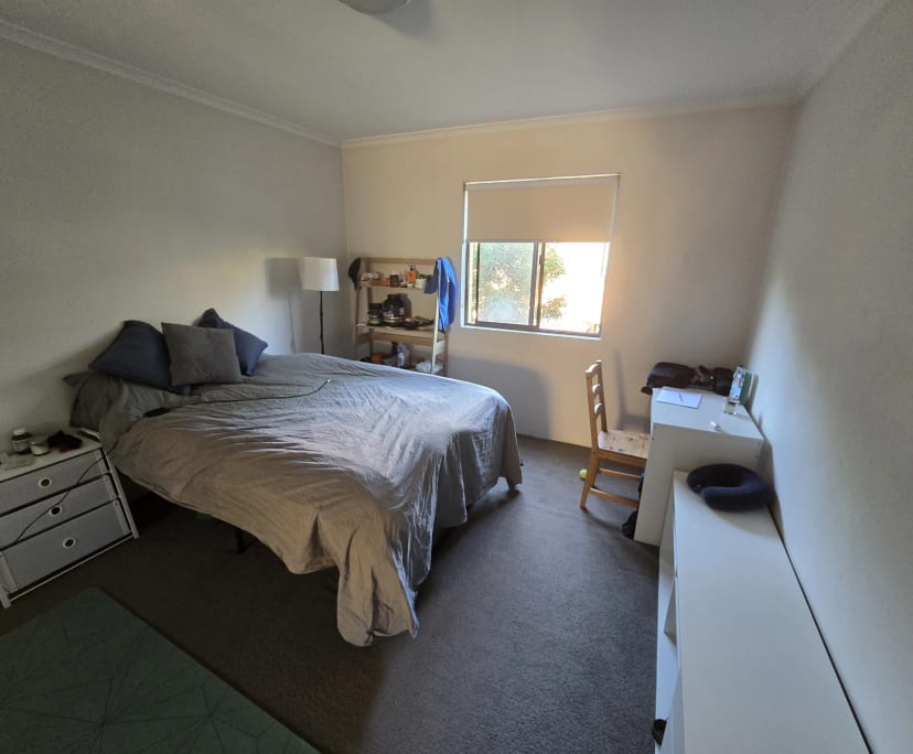 Furnished room in a flatshare
