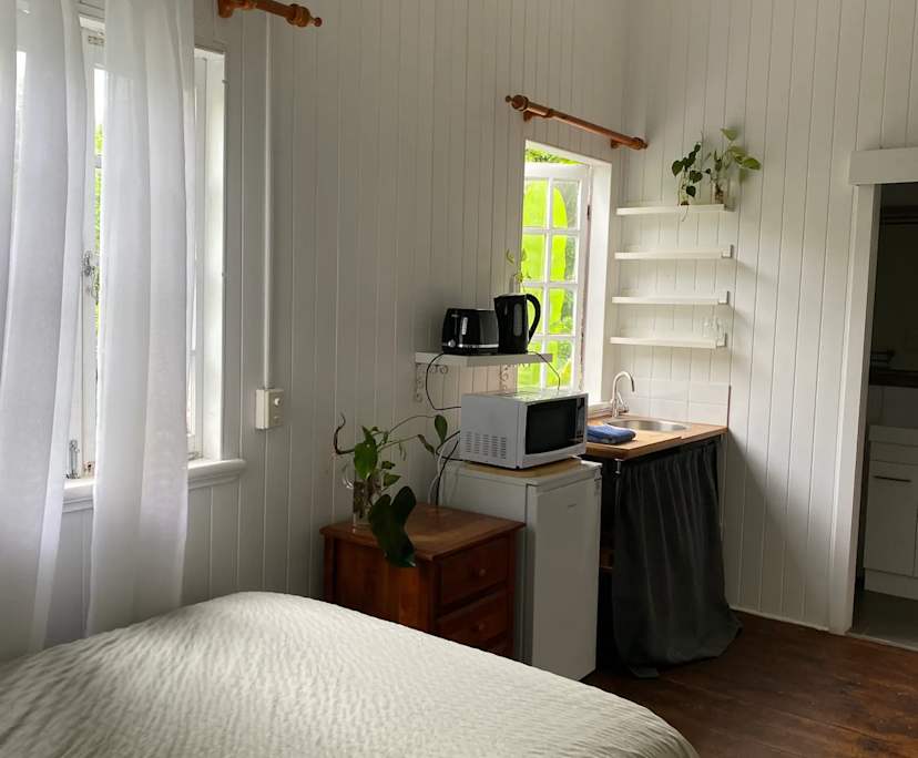 $360, Share-house, 3 bathrooms, Red Hill QLD 4059