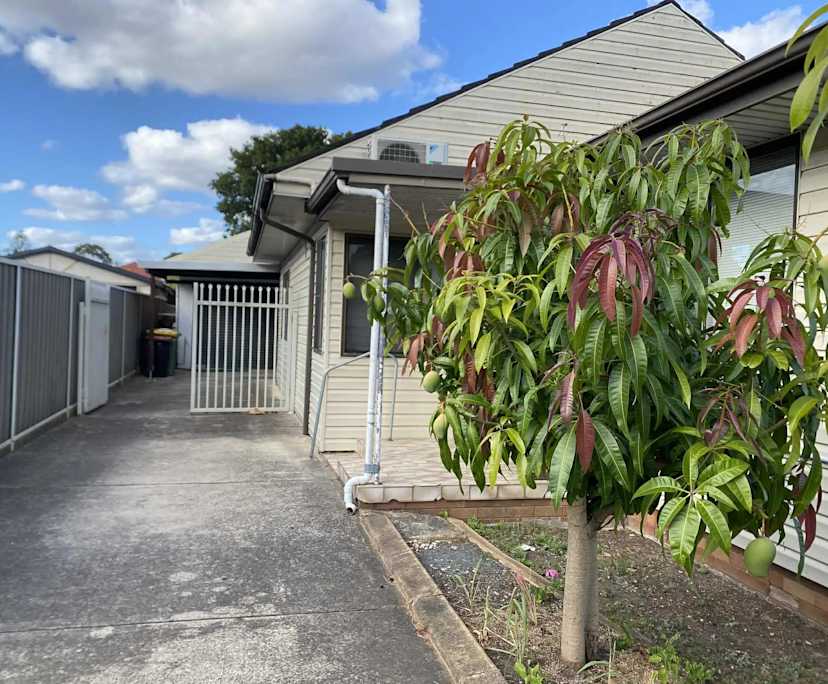 Unfurnished room in a share house