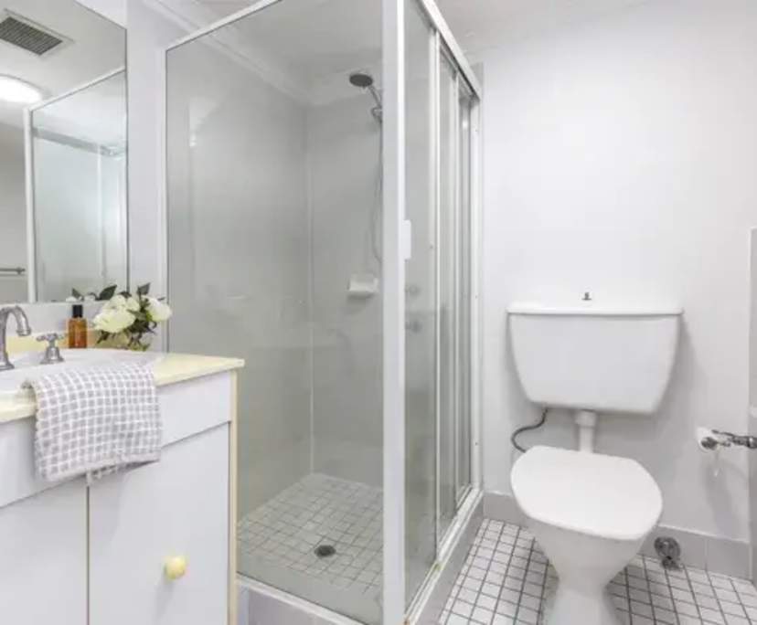Unfurnished room in a flatshare