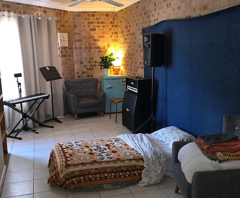 Whole property with 1 room for rent