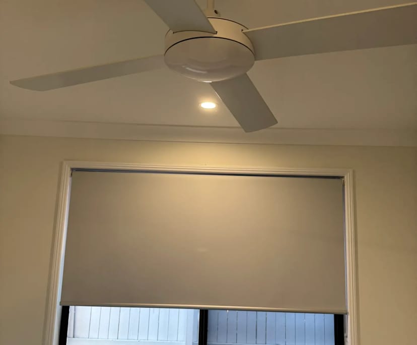 $350, Student-accommodation, 3 bathrooms, Helensvale QLD 4212