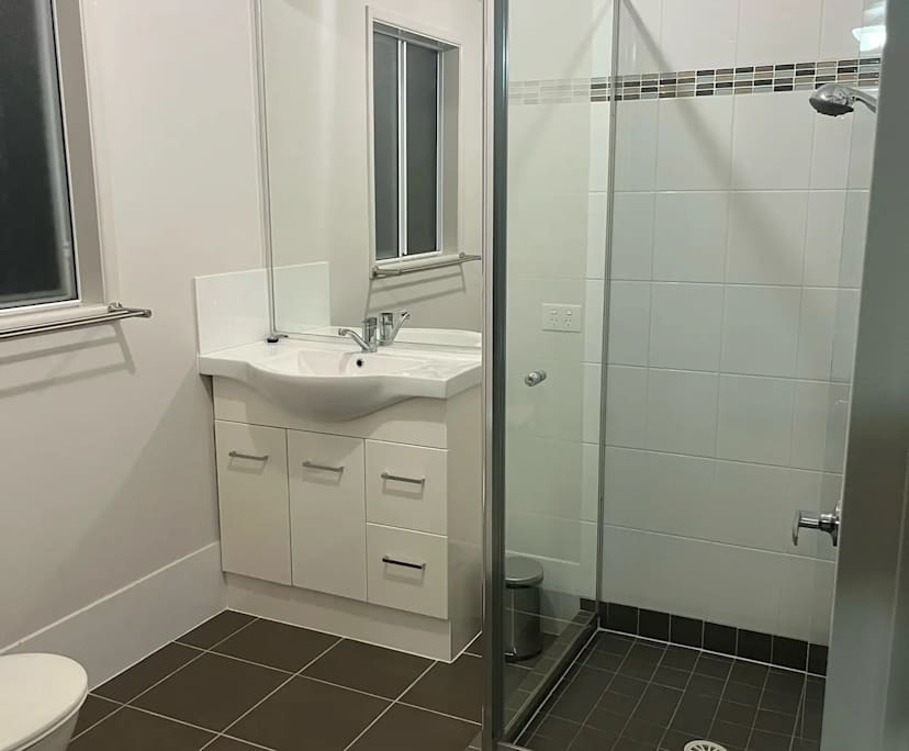 $230, Share-house, 4 bathrooms, Collingwood Park QLD 4301
