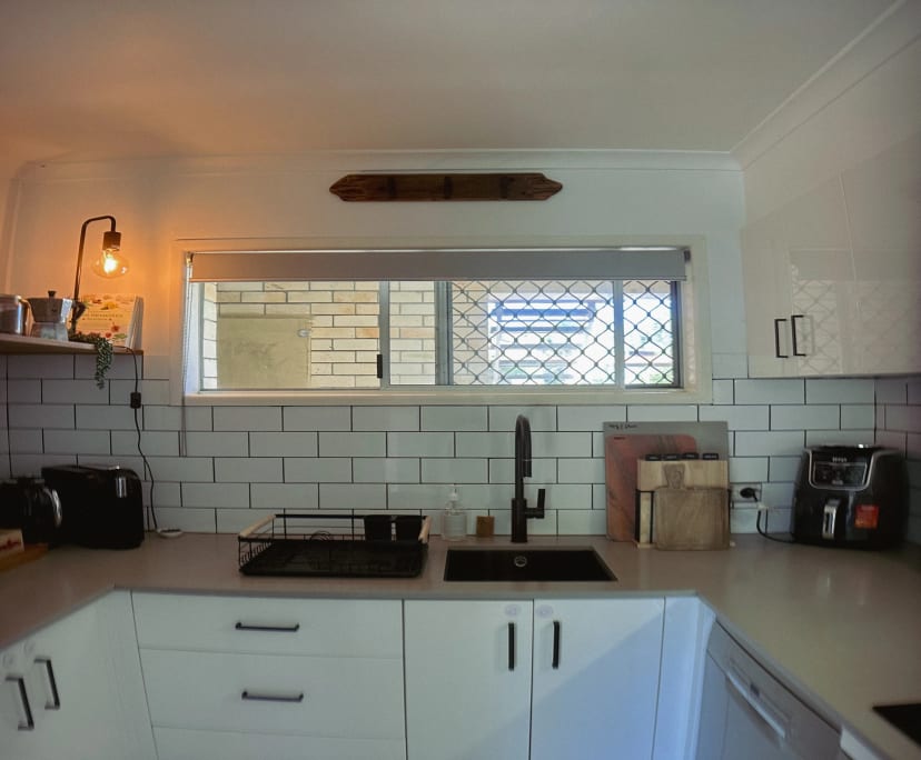 $1,300, Whole-property, 2 bathrooms, Coolangatta QLD 4225