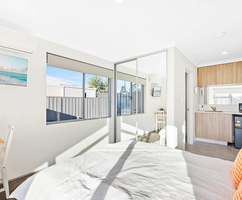 $330, Share-house, 6 bathrooms, Dudley Park WA 6210