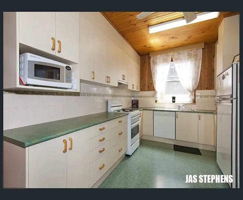 Unfurnished room in a share house