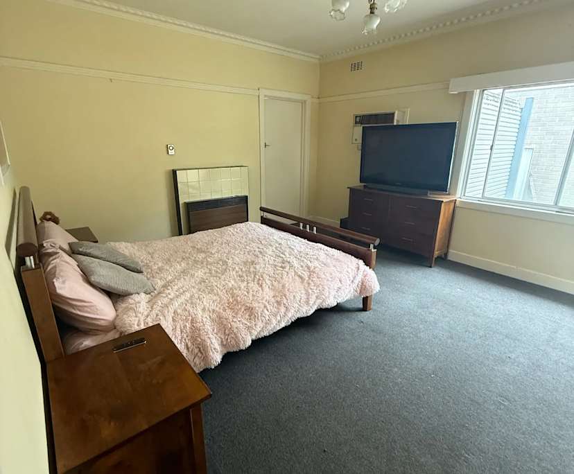 $350, Share-house, 3 bathrooms, Spotswood VIC 3015