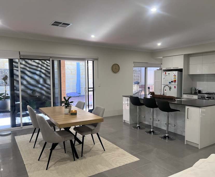 $450, Share-house, 4 bathrooms, Parmelia WA 6167