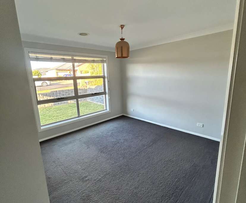 $285, Share-house, 3 bathrooms, Orange NSW 2800