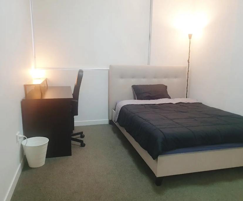 Furnished room in a flatshare